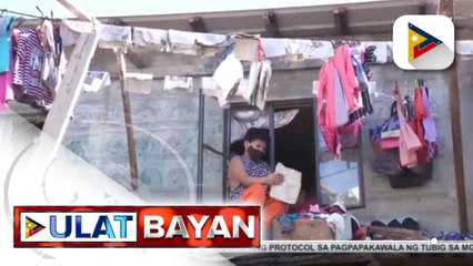 Isang lola sa Marikina, pilit na isinalba ang learning modules ng apo