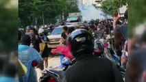 - Tayland Polisinden Monarşi Karşıtı Protestolara Müdahale