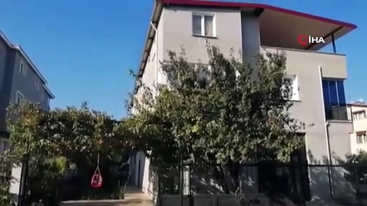 İzmir’de korkunç olay! Bir çocuk annesi kadın evinde öldürüldü