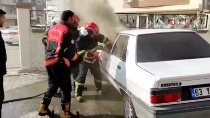 - Alev alan otomobil söndürüldü
