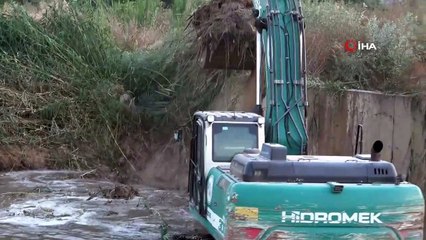 Su taşkınlarıyla anılan Limonlu Deresi'nde temizlik çalışması