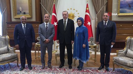 Cumhurbaşkanı Erdoğan, Ameliyatla Ayrılan Siyam İkizlerini Ağırladı