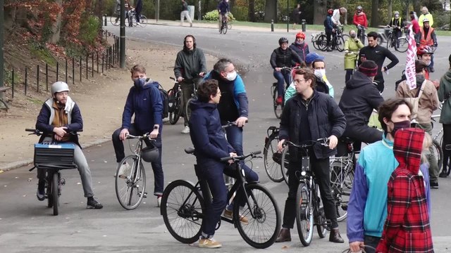 Partisans et opposants à la fermeture se mobilisent au Bois de la Cambre