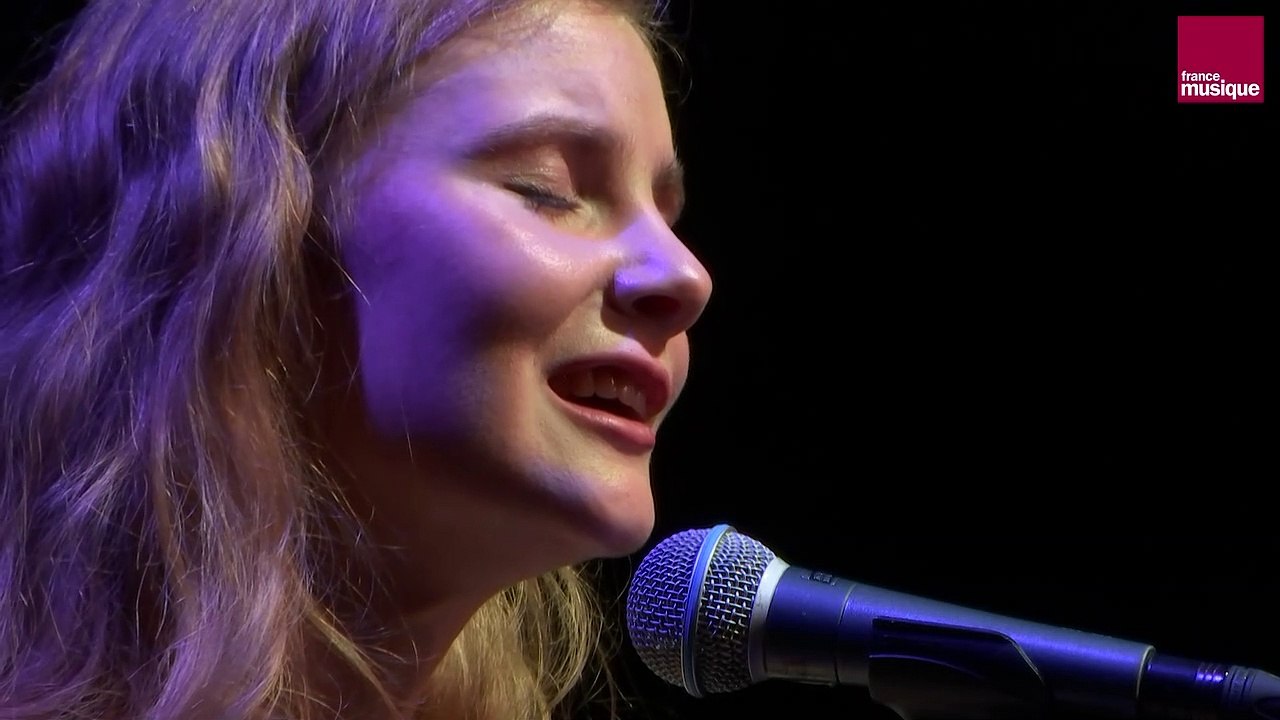 Michel Legrand - Alan Bergman, Marilyn Bergman : The Moon and I (Marie Oppert)