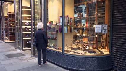 Polícia na rua para fiscalizar o reconfinamento dos austríacos