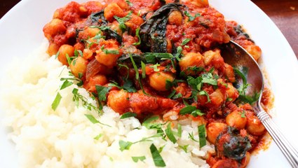 Savory Tomato Chickpea Stew Is Perfect For Lunch Or Dinner!