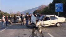 İZMİR - Tire'de trafik kazası: 1 ölü, 1 yaralı