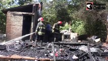 Incendio en una vivienda dejó a una familia de 8 integrantes sin nada en el barrio Santa Rita de Posadas