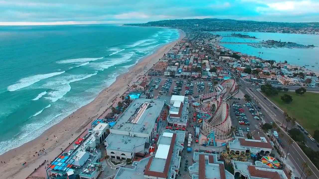 Sea Cinematic House Nature beautiful scene royalty Free  Stock no copyright background  video, creative common Free for commercial use, dron aerial view 4K- or full HD, in the world