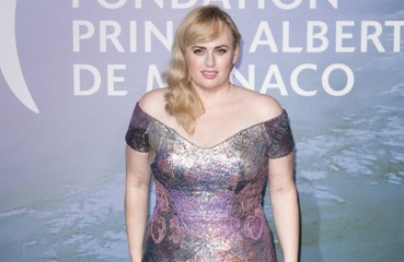 Rebel Wilson diz que 'nada é proibido' em sua jornada para perder peso