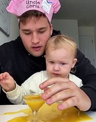 Voici ce qui se passe quand on demande à tonton de faire du babysitting