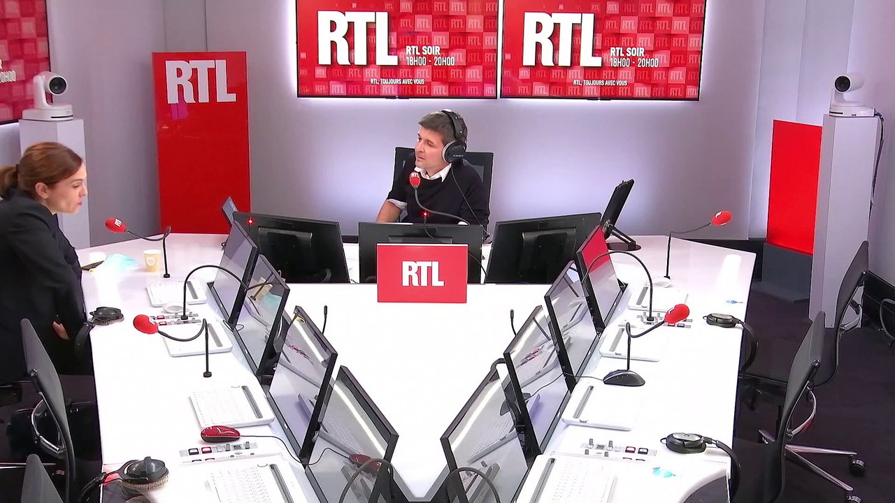 Mémoires de Barack Obama : "On est avec lui dans le bureau ovale", raconte l'éditrice