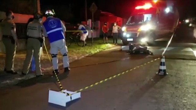 Ciclista morre ao ser atingido por moto em grave acidente na Rua Altemar Dutra