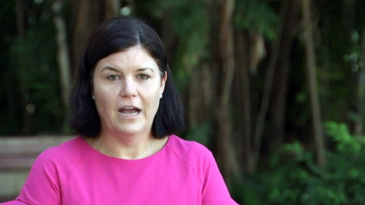 NT Health Minister says people 'flooding into Alice Springs'