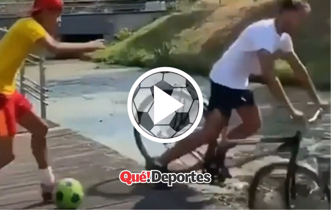 Cuando eres todo maldad y el fútbol te ayuda