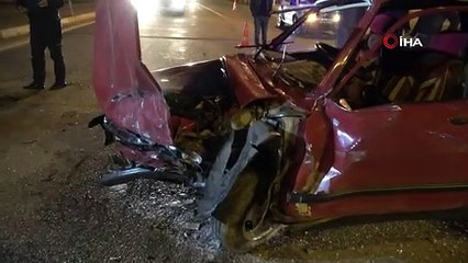 Kırmızı ışıkta geçti: 4 yaralı