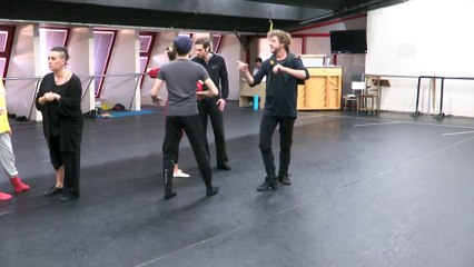 SAMSUN - Balet ve koreograf Tan Sağtürk: 'Sanat öyle bir şey ki savaşta bile devam ediyor'