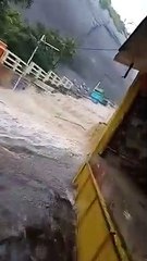 மேற்குத் தொடர்ச்சி மலைப்பகுதிகளில் கனமழை - தாமிரபரணி ஆறு, குற்றால அருவிகளில் வெள்ளம்