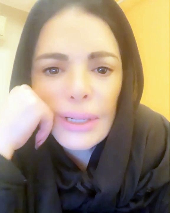 نضال الأحمدية تثير الجدل بتصريحاتها عن الحجاب