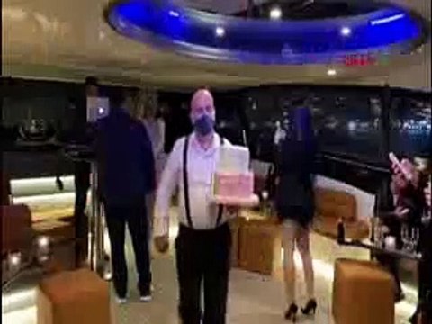 “Boğaz’da lüks yatta ‘sosyal mesafesiz’ doğum günü kutlaması” kilitlendi Boğaz’da lüks yatta ‘sosyal mesafesiz’ doğum günü kutlaması