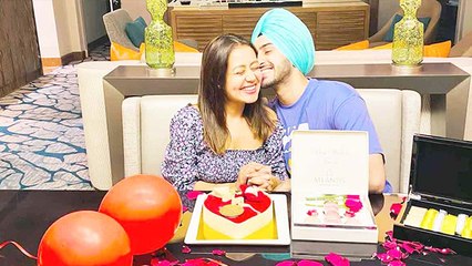 Neha Kakkar और Rohanpreet इस ख़ास अंदाज में एन्जॉय कर रहे है हनीमू !!