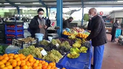 Pazar esnafı HES Kodlarının çıktısını alarak tezgahlarına koydu