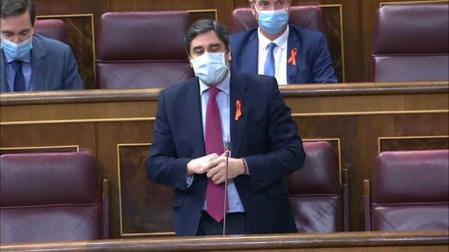 Echániz a Illa: El que rectifica, es sabio, el que recula todos los días, es un inepto