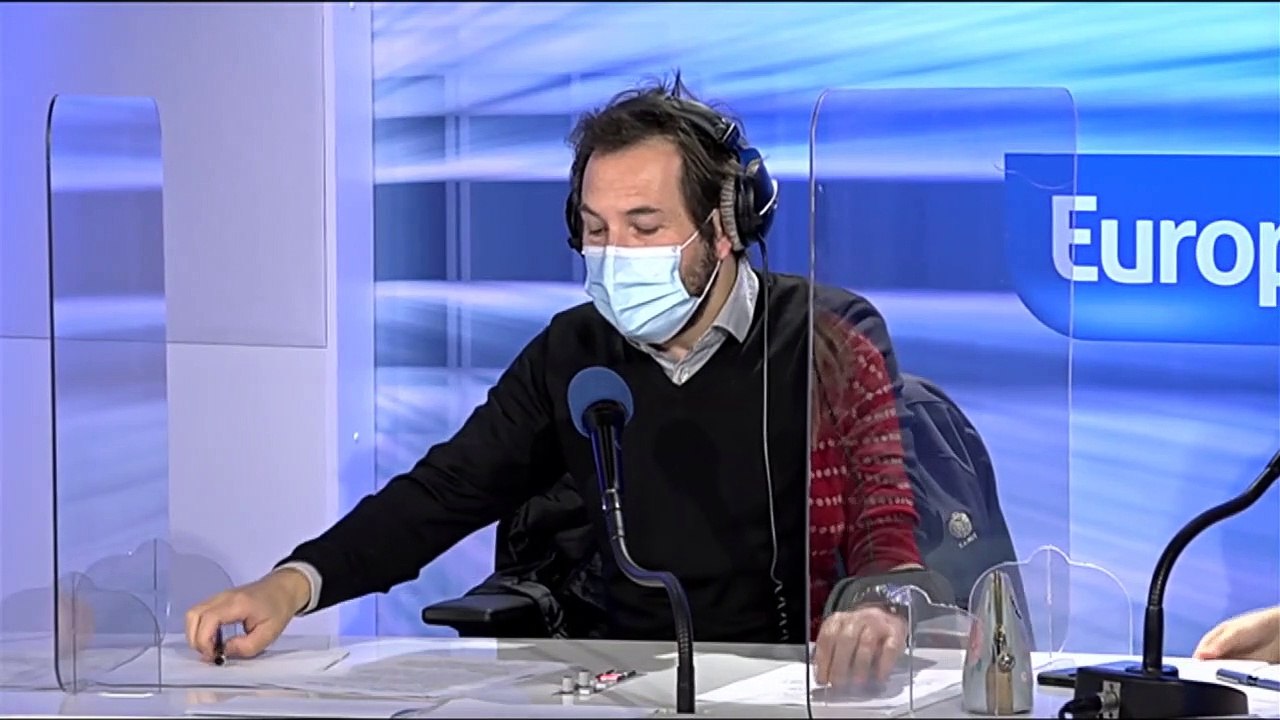 Régis Mailhot à Thomas Hugues et Sidonie Bonnec : "Vous venez faire la promo d'un truc non essentiel"