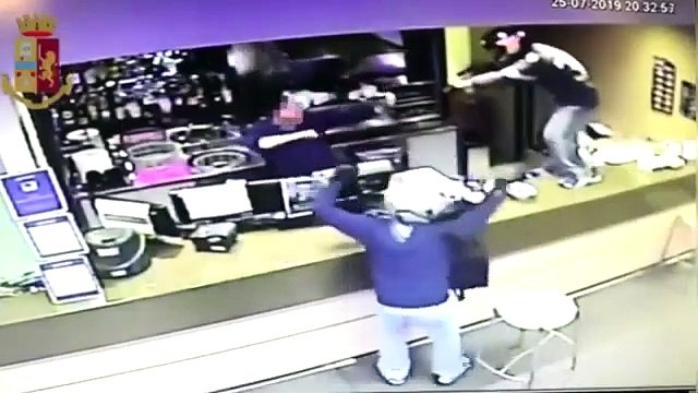 Bologna - Rapine in sale slot e supermercati sgominata banda (18.11.20)