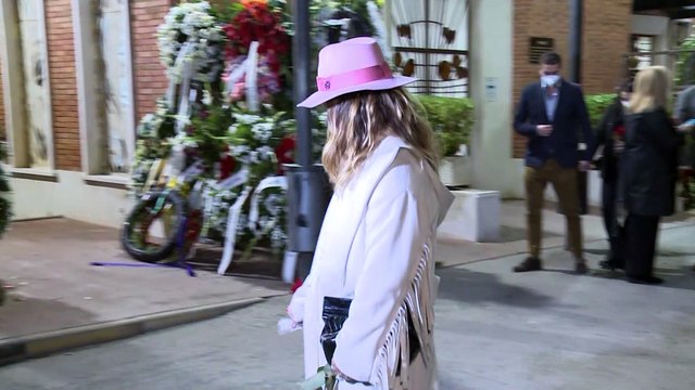 Los familiares de Elena Moura, la abuela de Elena Tablada, se despiden de ella para siempre