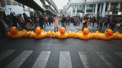 Tailandia escalará la ofensiva policial y legal contra los manifestantes