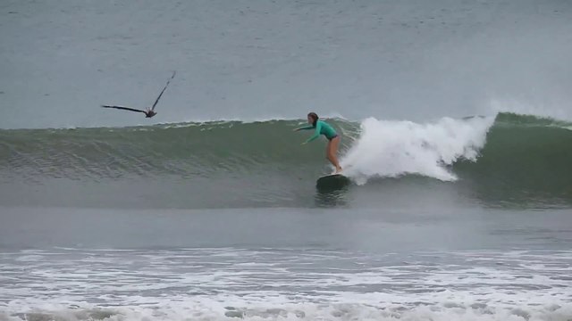 SARAH HEBERT - Poussé par le Vent Driven by the wind : Mouillage surf et windsurf au Panama