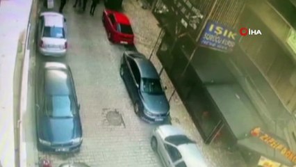 İş başvurusu için gittiği, bıçaklanarak öldürüldü.. o anlar kamerada