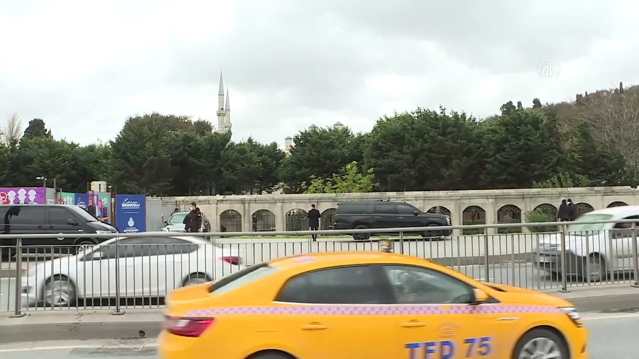 İSTANBUL - Cumhurbaşkanı Erdoğan, Ahmet Kekeç’in mezarını ziyaret etti