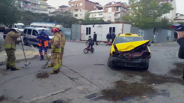 İSTANBUL - Sancaktepe trafik kazası: 2 yaralı
