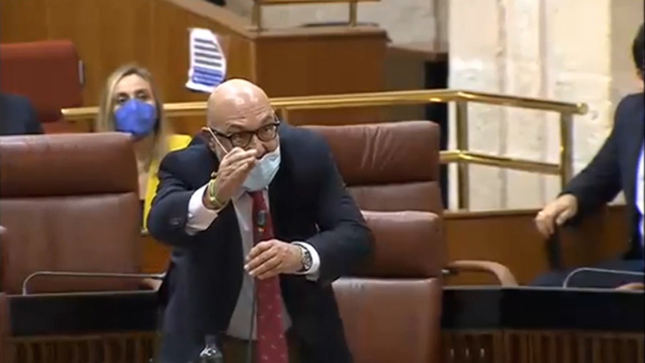 La ultraderecha abandona el Pleno del Parlamento tras mandar "a tomar por culo" a su presidenta