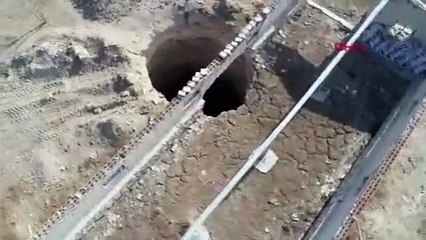 Konya'da oluşan obruklar vatandaşın kabusu oldu