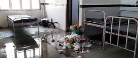 जिला अस्पताल की सफाई व्यवस्था चरमराई, शौचालय का पानी भरा वार्डों में
