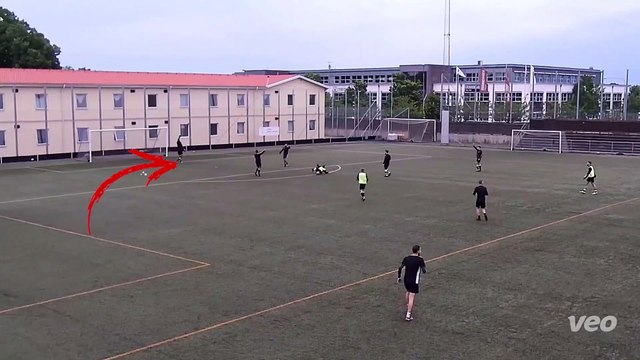 Schmaus, second poteau LA VAAAAAAAAAAAR....