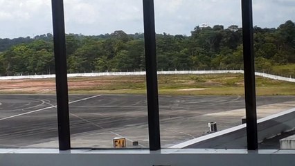 Boeing 737-800 PR-GUP pousa em Manaus vindo de Fortaleza