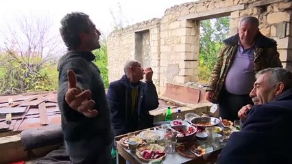 Arménios abandonam Nagorno-Karabakh