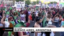 شاهد: مئات الناشطين المؤيدين لمشروع قانون الإجهاض في شوارع بوينس آيرس