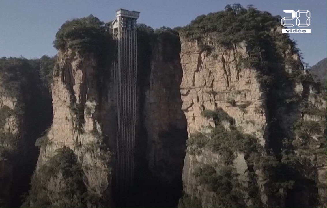 Chine : Un ascenseur panoramique pour découvrir les montagnes du film «Avatar»