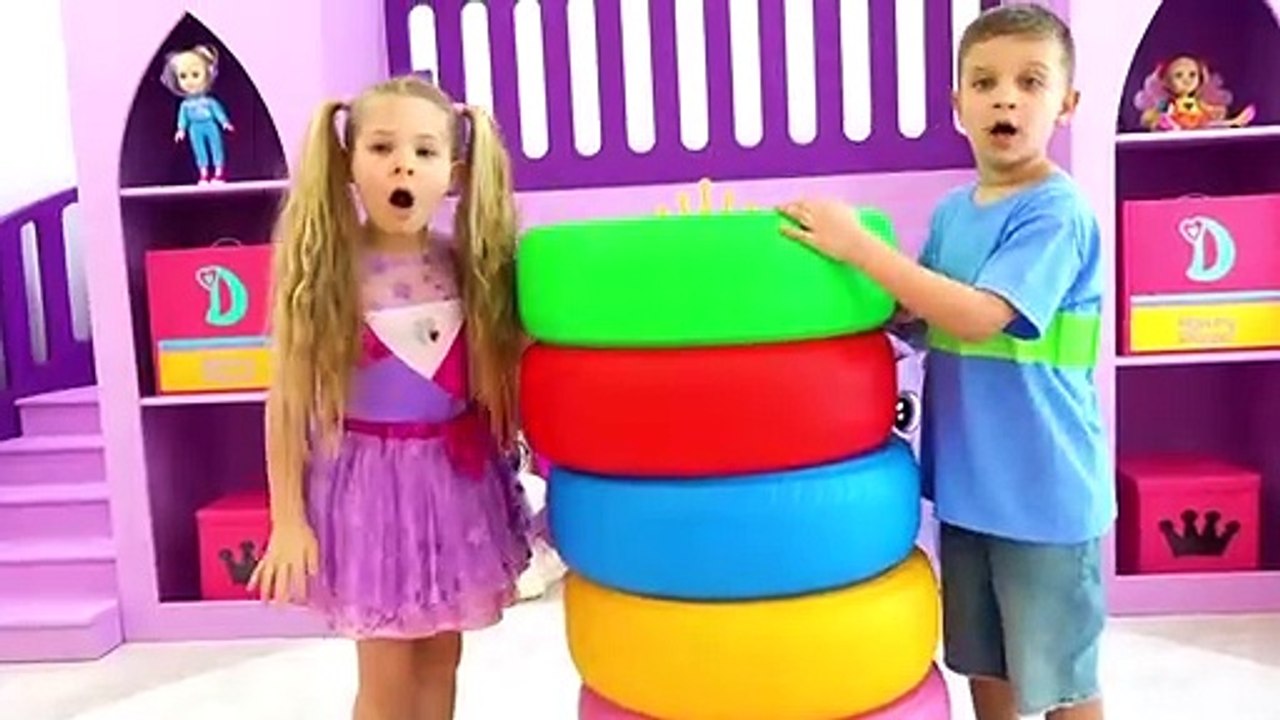 Diana and Roma Hide and Find Lost Puppies