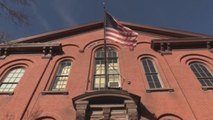 Los colegios de Nueva York cierran para intentar no naufragar en la pandemia