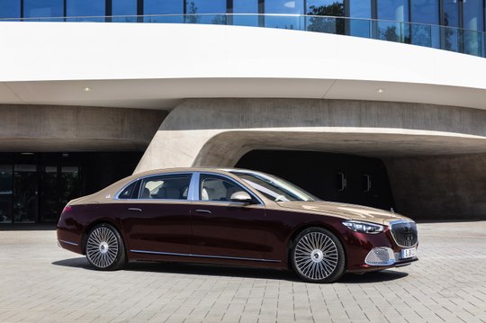 Mercedes-Maybach Classe S (2021) : la limousine grand luxe en vidéo