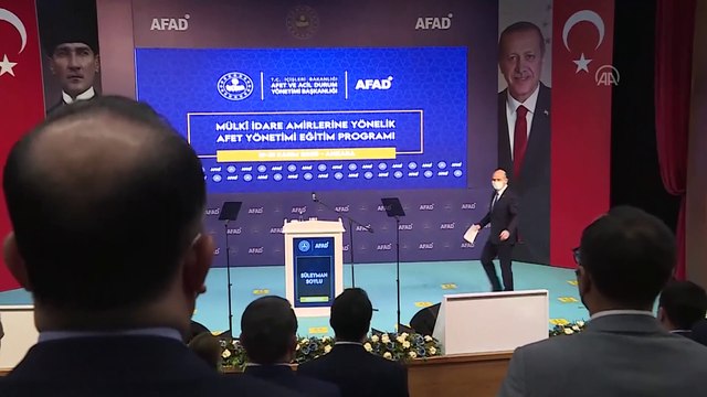ANKARA - İçişleri Bakanı Soylu, Mülki İdare Amirlerine Yönelik Afet Yönetimi Eğitim Programı'nda konuştu