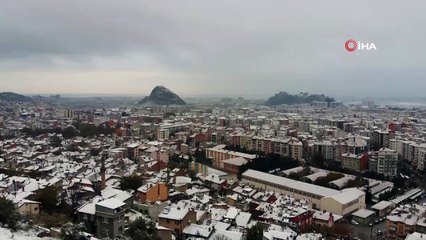 Afyonkarahisar güne kar sürprizi ile uyandı