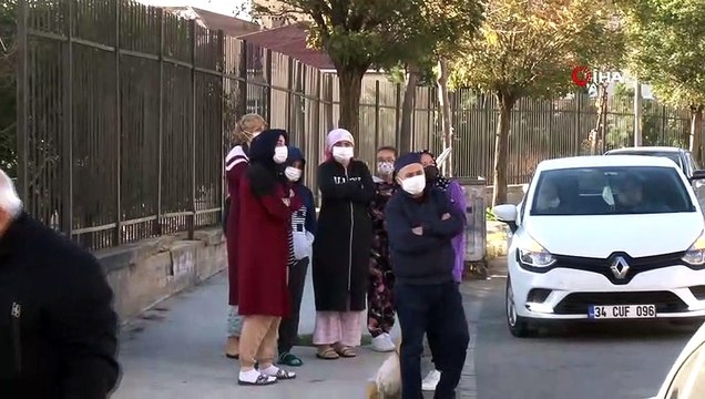Kucağında bebeğiyle kurtarılmayı böyle bekledi...Pendik’te yangında mahsur kalan 6 kişi kurtarıldı