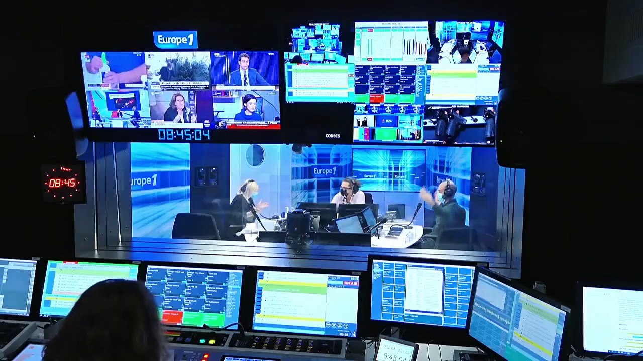 Bruno Le Maire : "J'ai pu décaler le Black Friday, je peux aussi décaler Noël !" (Canteloup)